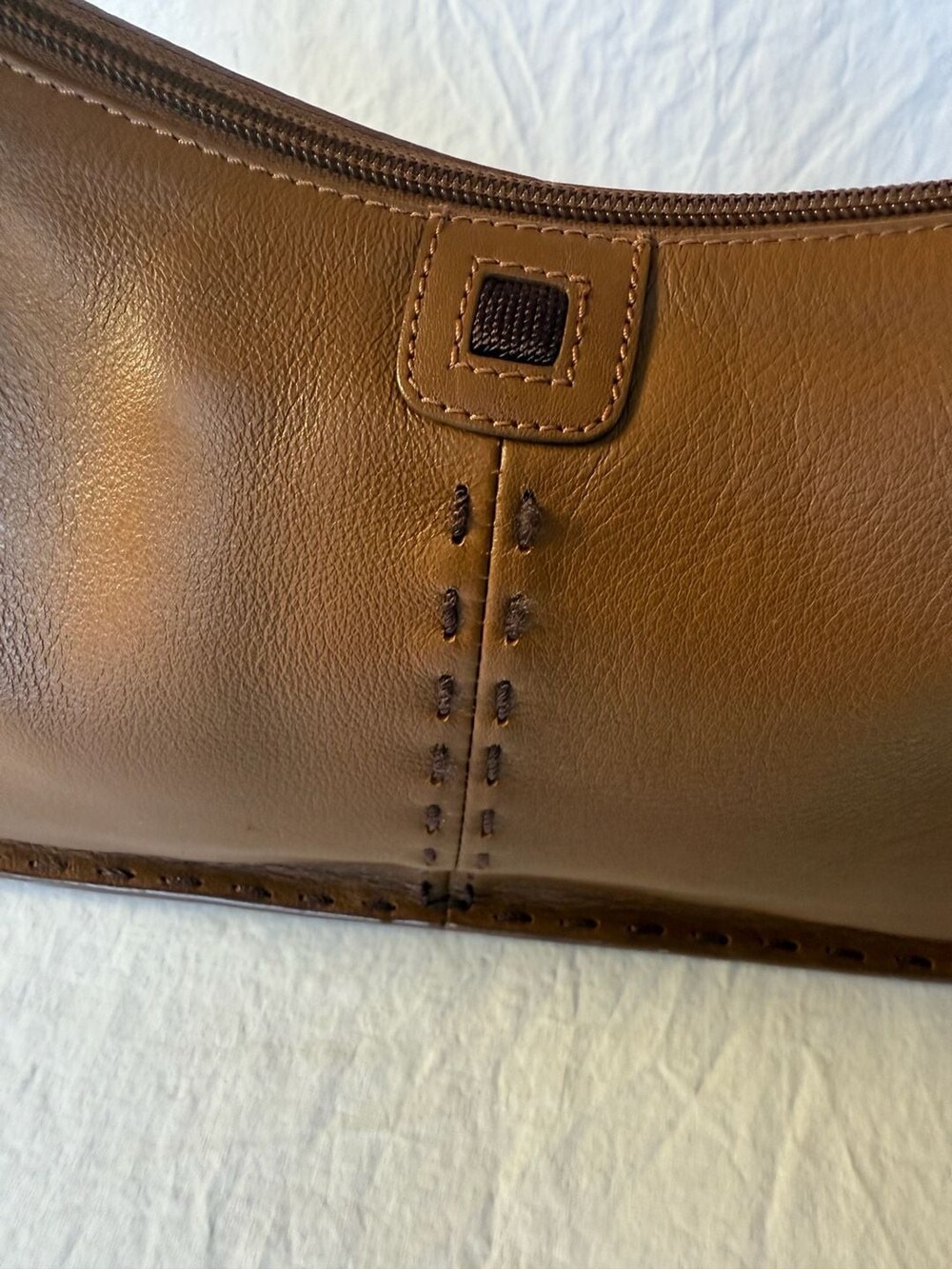 Brown Butter Leather Hobo Bag w Contrast Stitching Y2K 90s Excellent Condition - Picture 3 of 10